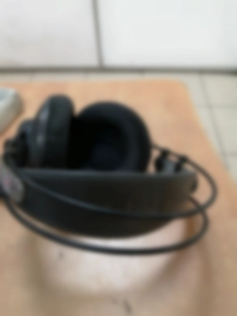 Ремонт наушников AKG 008003