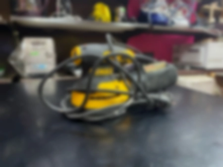 Ремонт шлифмашинок DeWALT DWE6423