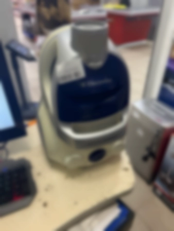 Ремонт пылесосов Electrolux сине-белый